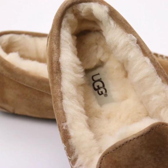 UGG Ansley Chestnut Suede Sheepskin Mocassins 🐑♥️ - Picture 3 of 6